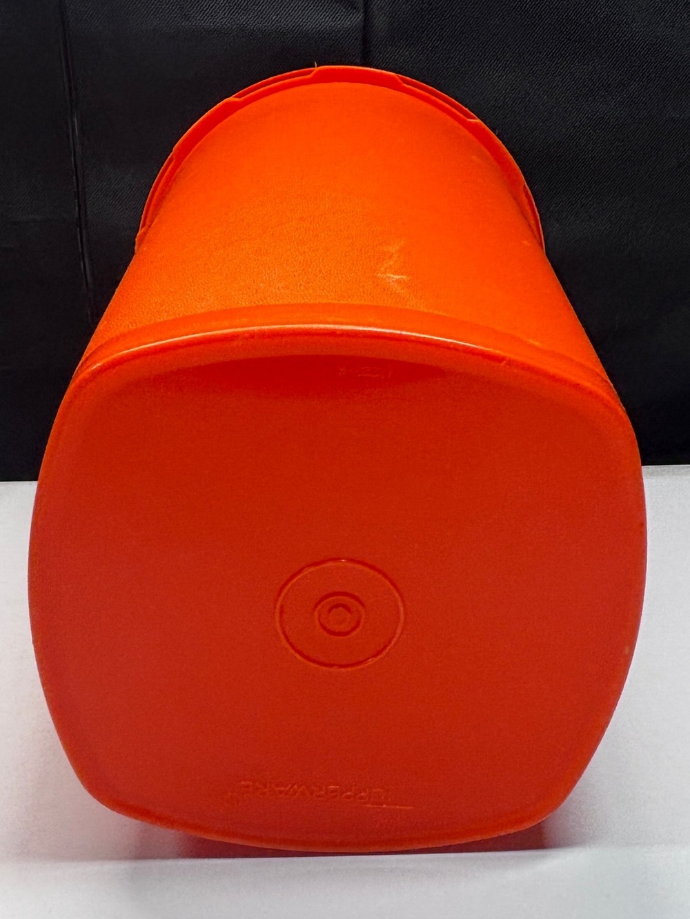 Tupperware Servalier 16 Cup Canister Harvest Orange w/Lid Vintage - Picture 4 of 10